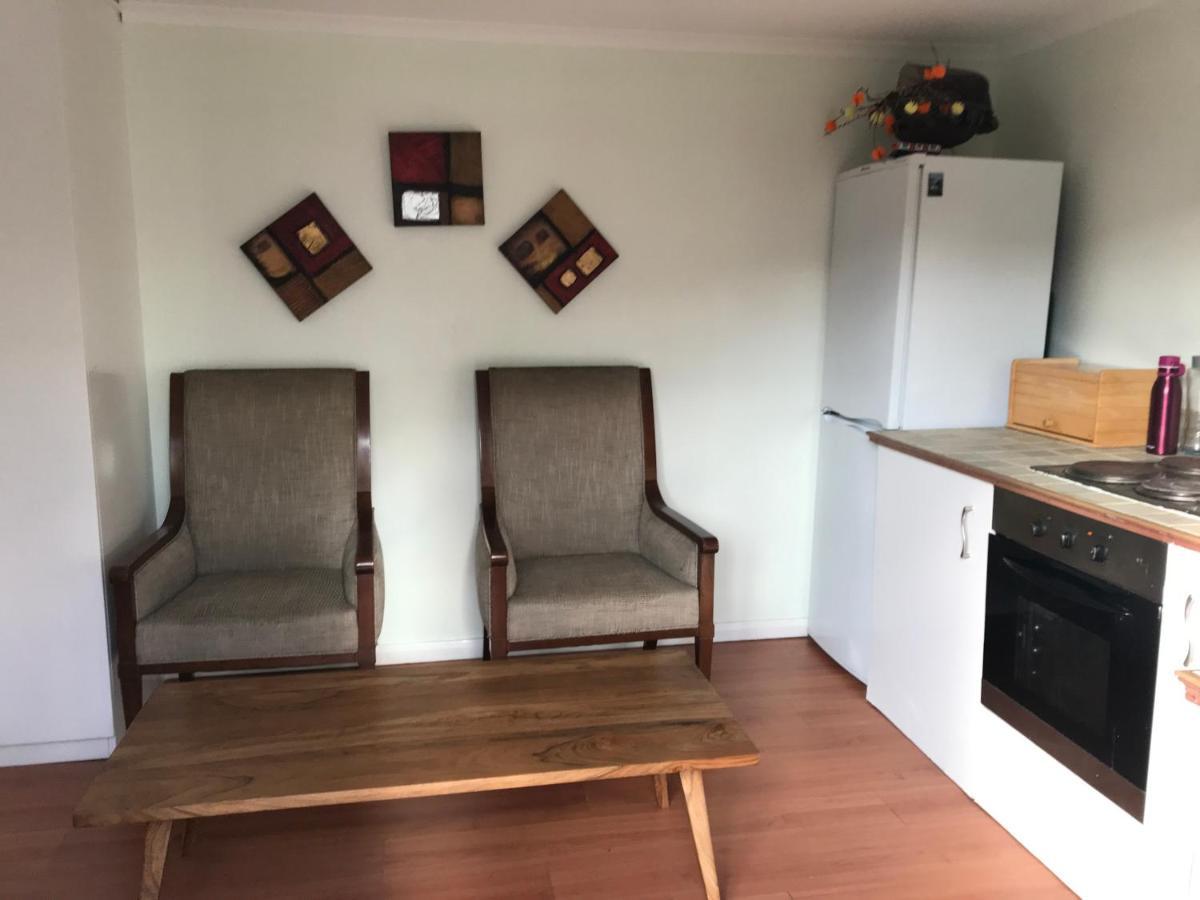 Cosy Cottage Annex In Fairlop Ilford Extérieur photo