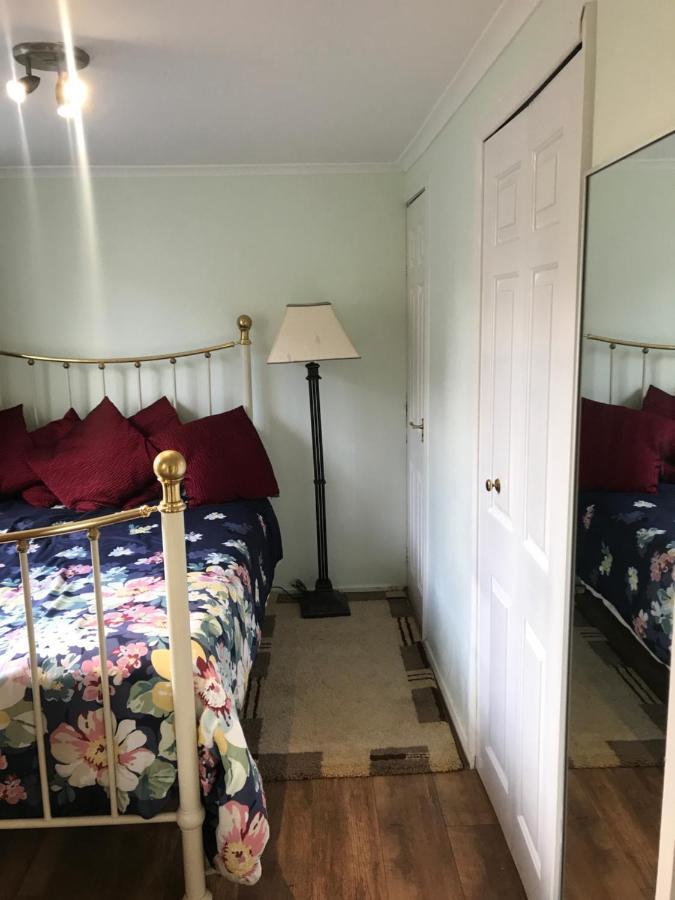 Cosy Cottage Annex In Fairlop Ilford Extérieur photo